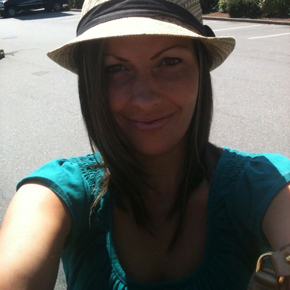 Meet your Posher, Angela - Picture 1 of 1